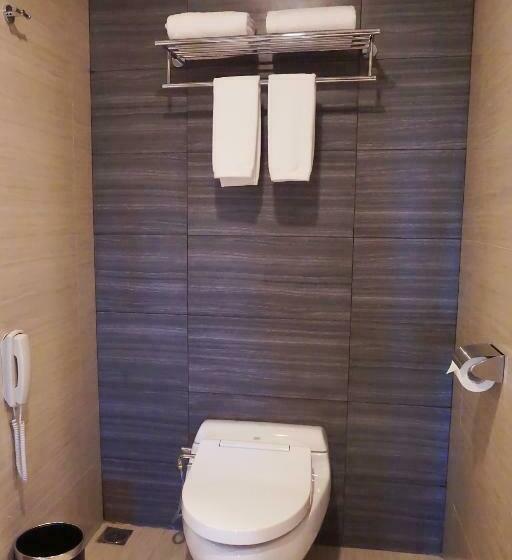 디럭스 룸, Platinum Adisucipto Hotel & Conference Center