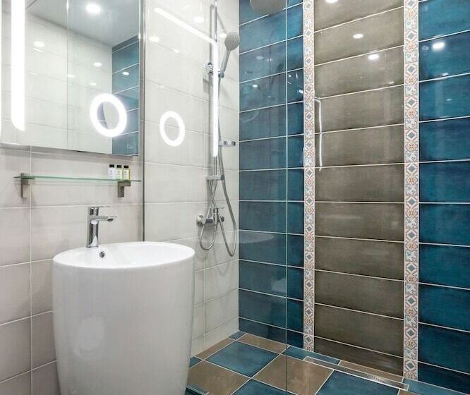 اتاق لوکس با چشم‌انداز باغ, Kailas Park Hotel Sochi