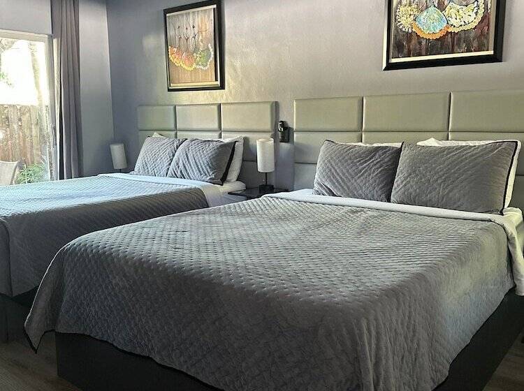 패밀리 아파트, Sheridan Suites Apartments