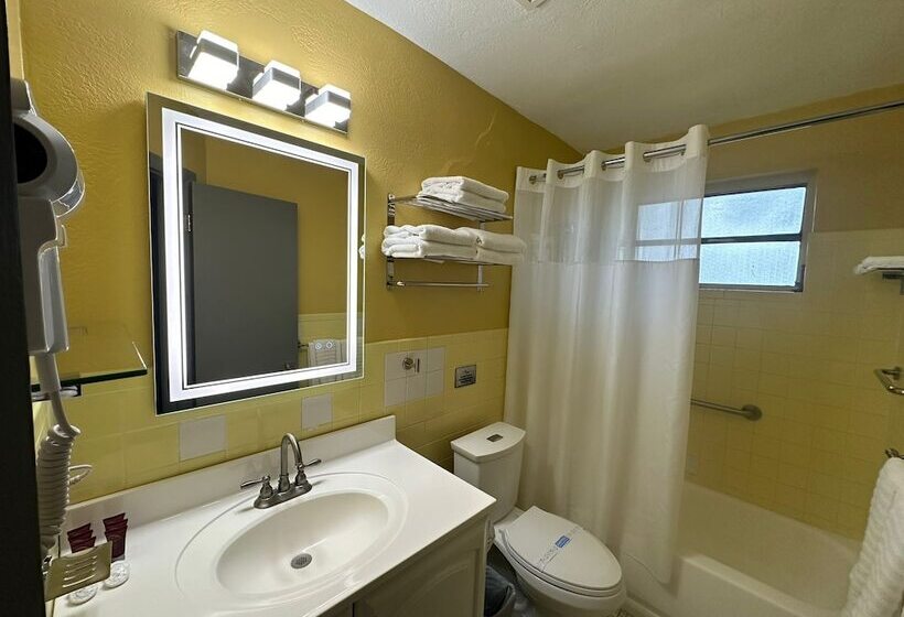 패밀리 아파트, Sheridan Suites Apartments