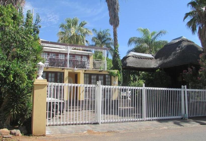 Quarto Estandar, Victoria Manor