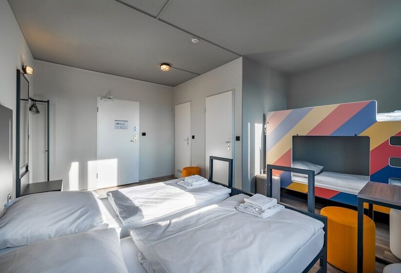 تختخواب در اتاق مشترک, a&o Berlin Friedrichshain