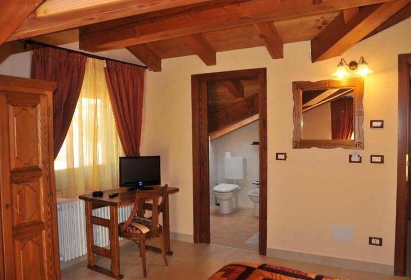 غرفة قياسية مزوَّدة بشُرفة, Affittacamere Les Noyers