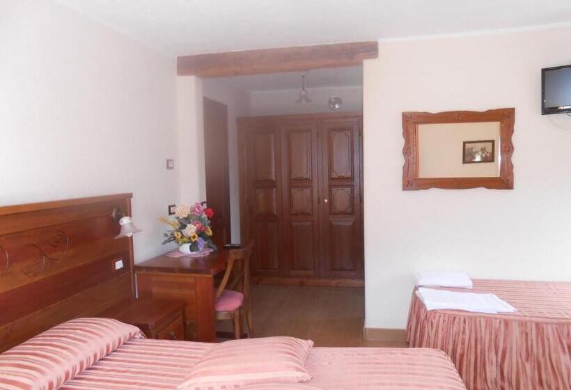 غرفة عائلية كلاسيكية, Affittacamere Les Noyers