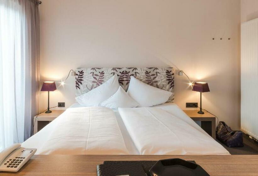 اتاق استاندارد با بالکن, Boutiquehotel Minigolf