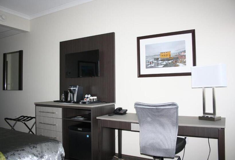 Номер Стандарт 2 Двуспальные Кровати, Crossroads Inn & Suites