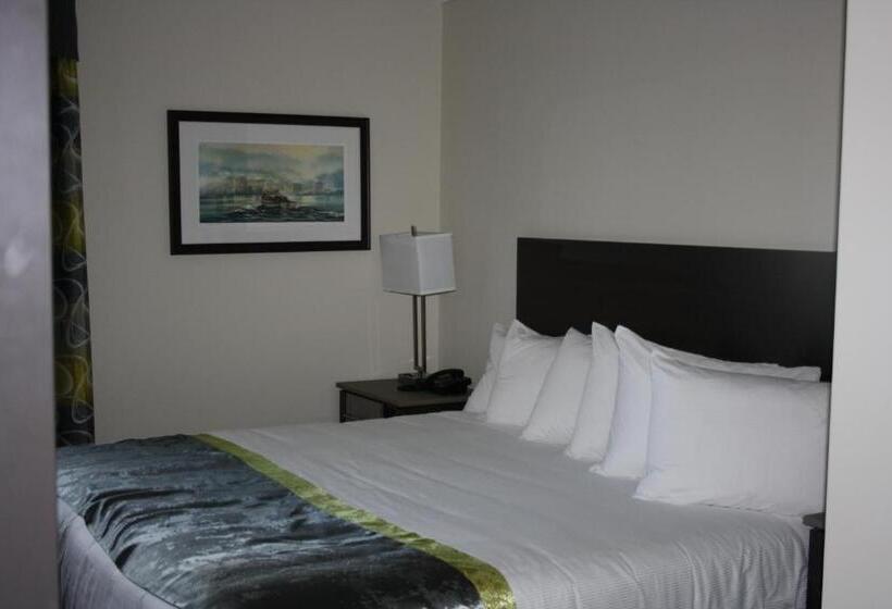 Люкс Кровать Кинг, Crossroads Inn & Suites