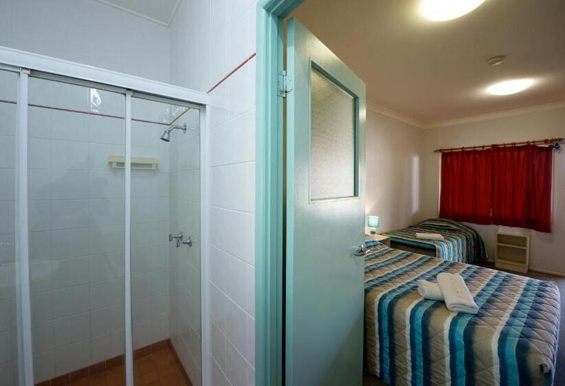 Номер Стандарт Трехместный, Lamington Hotel Motel   Detached Motel