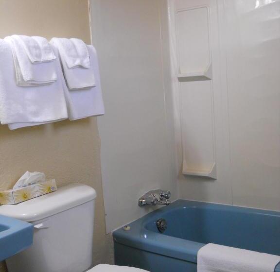 Номер Deluxe, Tc Motel
