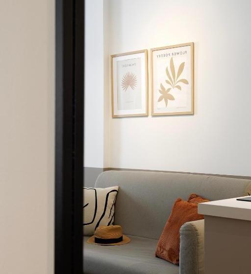 Escritório Estándar, Ermass Modern Living Apartments