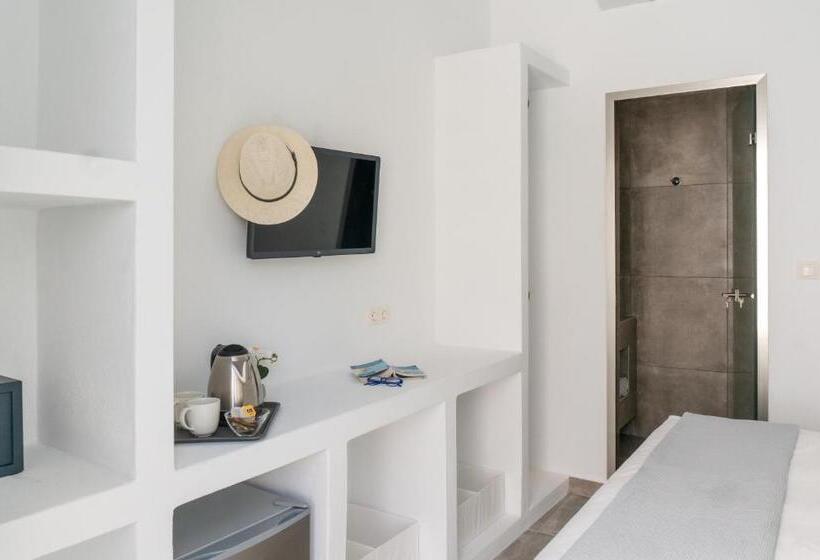 Номер Basic, Pelican Paros