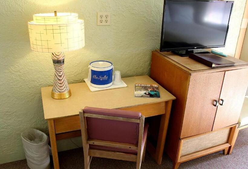 Номер Стандарт, Blue Swallow Motel