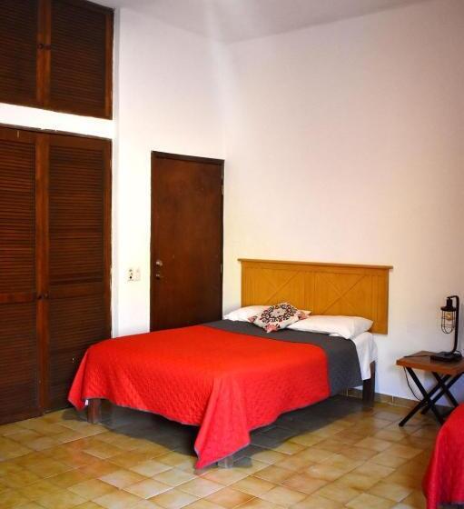 スイート, Casa Alvarada