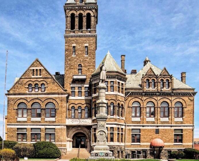 Студия Стандарт, City Hall Grand