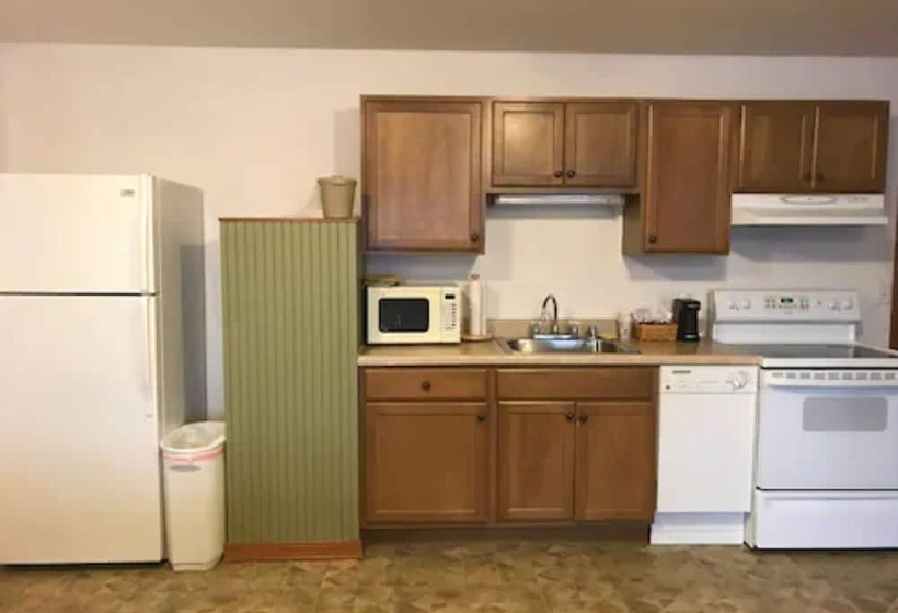 Студия Стандарт, Longliner Lodge And Suites