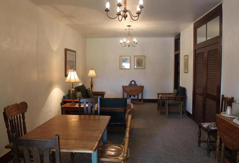 סוויטה, The Hotel Limpia