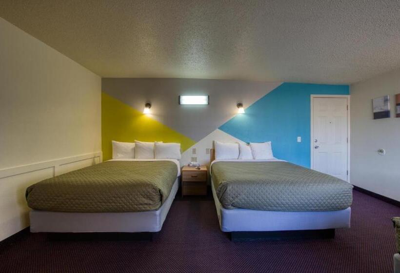 Трехместный Номер Стандарт с Видом, Western Motel