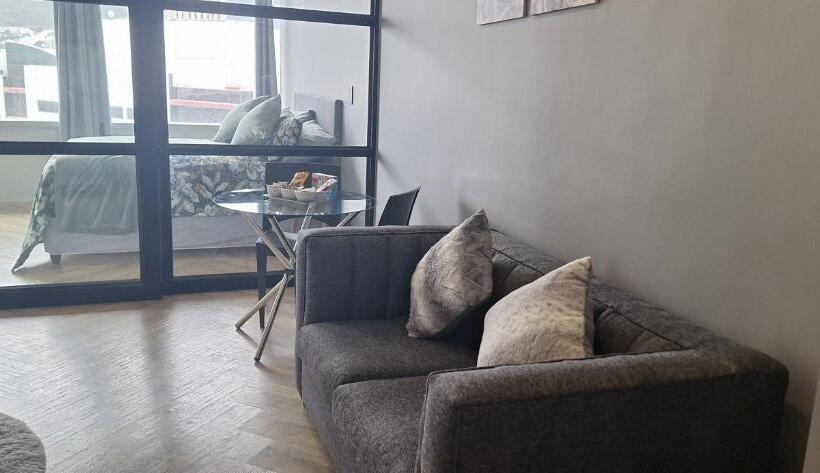 Apartamento 1 Dormitório com Vistas, 1501 Golden Thibault