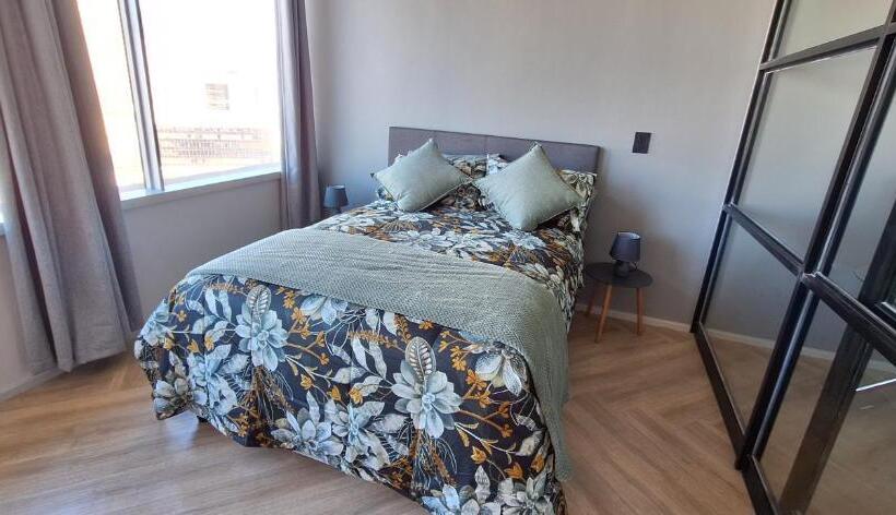 Apartamento 1 Dormitório com Vistas, 1501 Golden Thibault