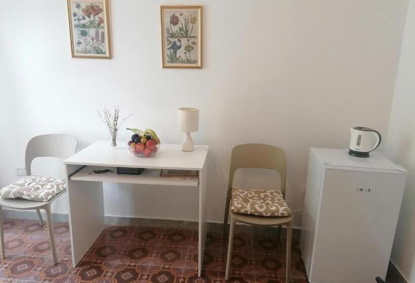سوئیت جونیور با چشم‌انداز باغ, B&b Villa Machi