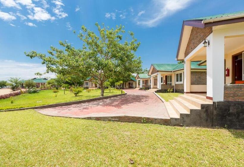 Номер Стандарт Трехместный, Ngonga Beach Resort