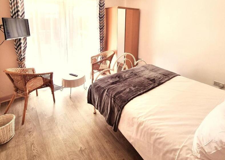 Номер Стандарт Вид на Сад, Oak Tree Rooms Ltd