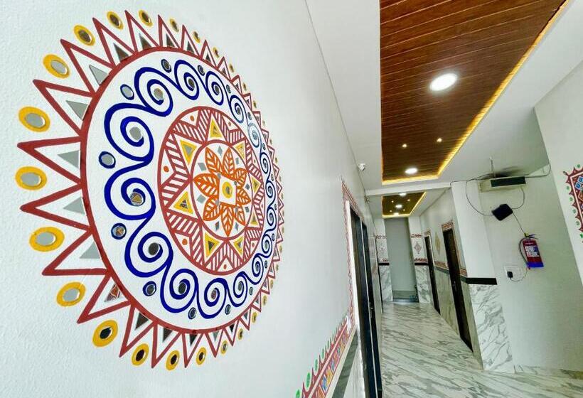 غرفة عائلية, Tirupati Inn ! Ujjain ! होटल तिरूपति इन తిరుపతి ఇన్ హోటల్ திருப்பதி இன் ஹோட்டல்fully Air Conditioned