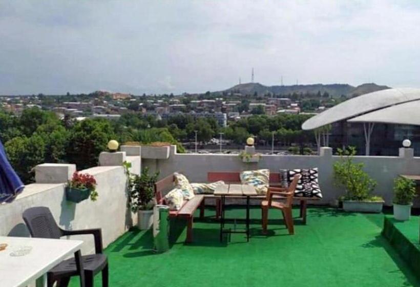آپارتمان 2 خوابه, Terrace On Orbeliani