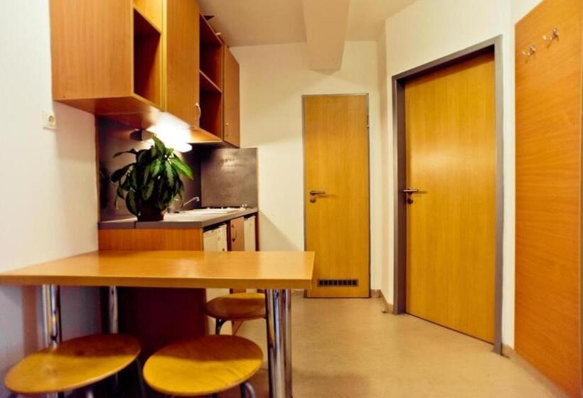 标准三人间, Springfield Private Hostel