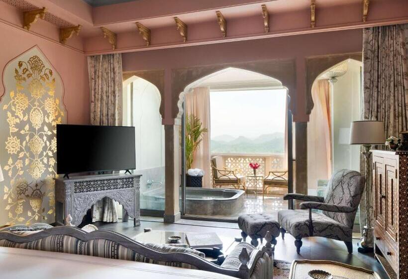 套房配有游泳池, Raffles Jaipur