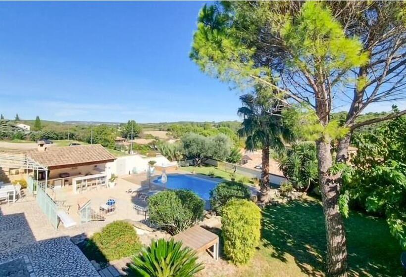 Дом 3 Спальни, Domaine En Pierre Avec Piscine Et Jacuzzi Au Mas Lucia
