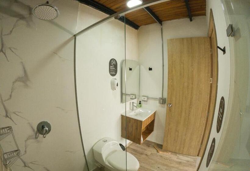 샬레, Viajero Guatapé Hostel & Lake Club