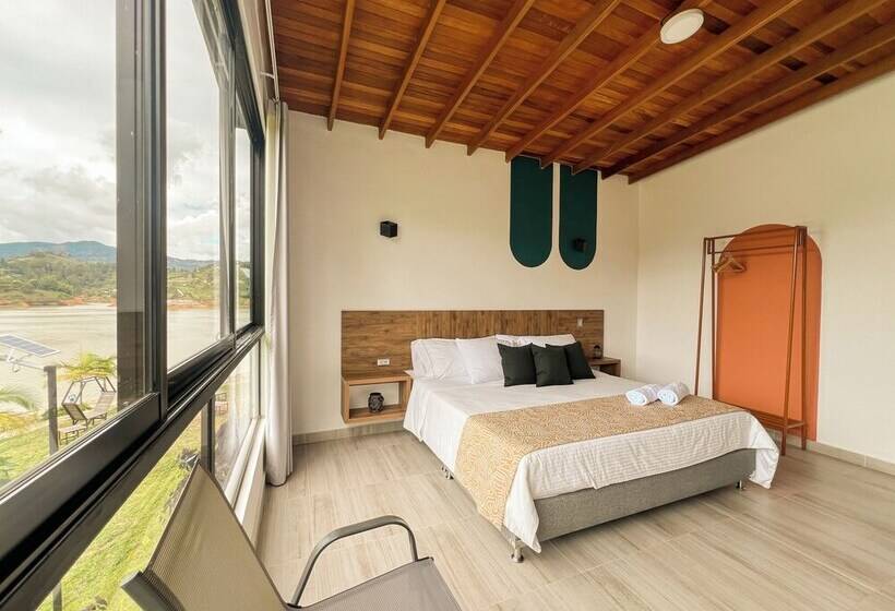 디럭스 룸, Viajero Guatapé Hostel & Lake Club