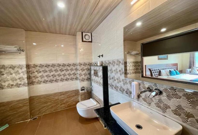 디럭스 룸, Goroomgo Hotel Bd Resort Manali   Excellent Stay With Family, Parking Facilities