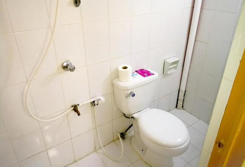 经济房, 8hostel