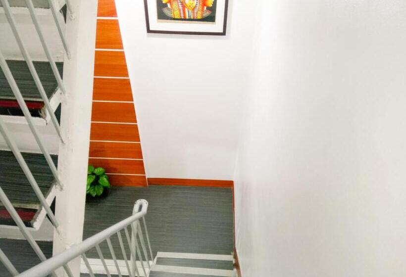 经济房, 8hostel