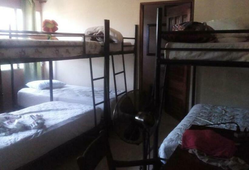 Quarto Familiar, Pacasa Hostel