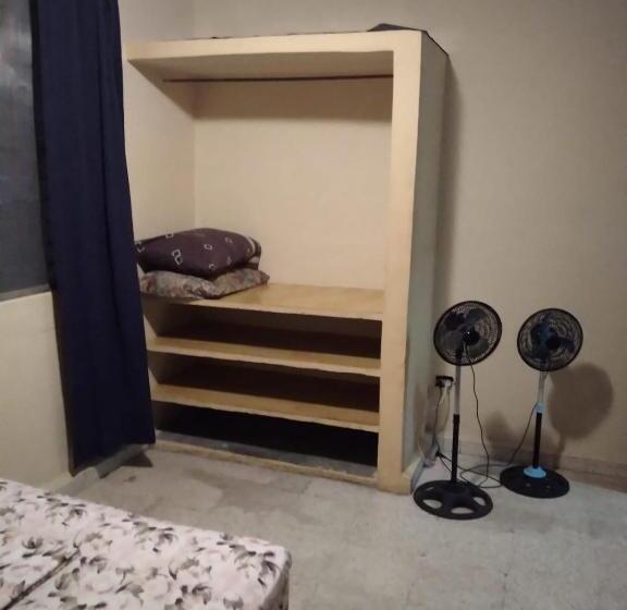 Quarto Economy, Pacasa Hostel