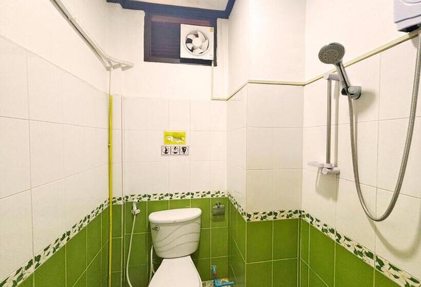 Quarto Triplo Estandar com Sacada, Vang Vieng Central