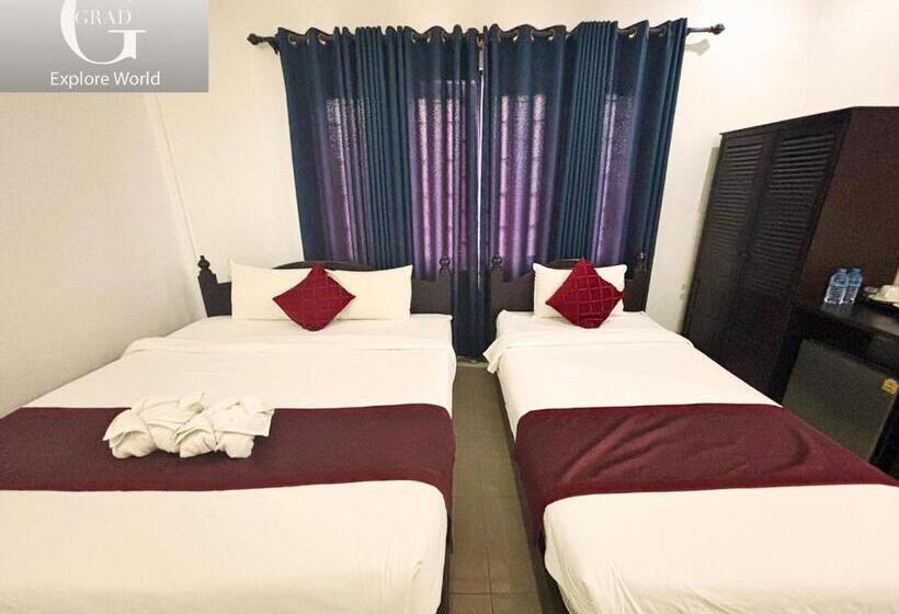 Quarto Triplo Superior, Vang Vieng Central