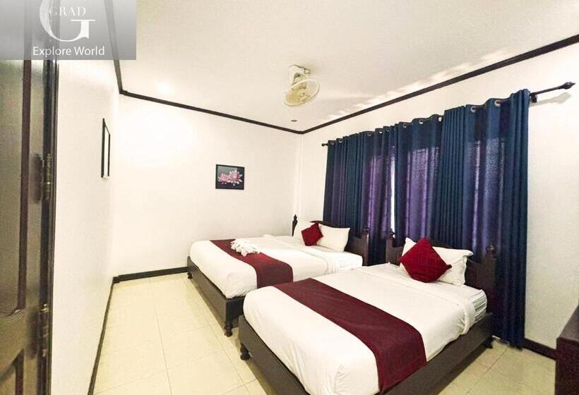 Quarto Triplo Superior, Vang Vieng Central