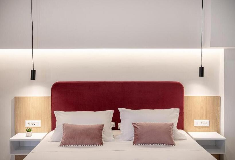 חדר סטנדרט לשלושה עם מרפסת, Marron Lifestyle