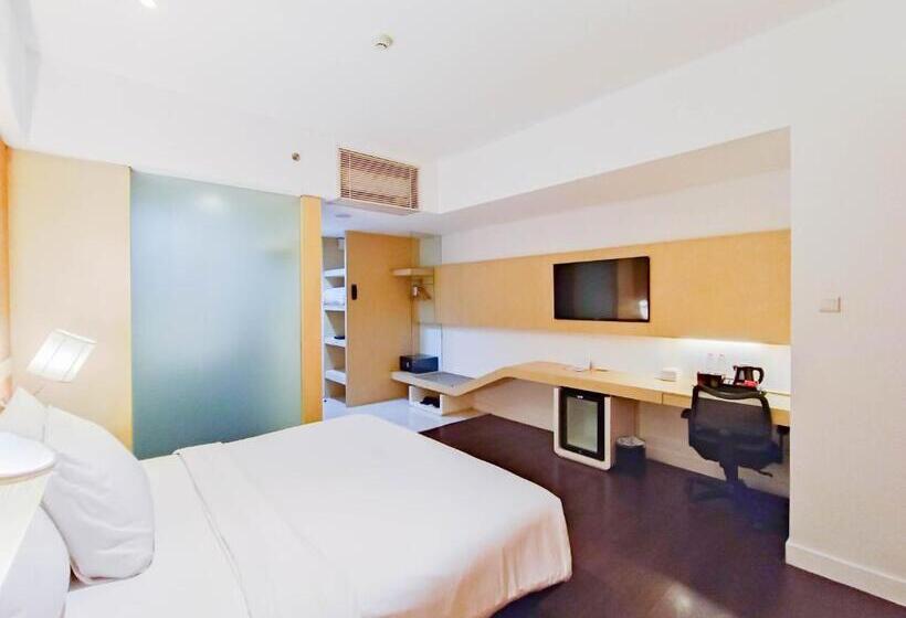 Номер Deluxe, Brits Hotel Karawang