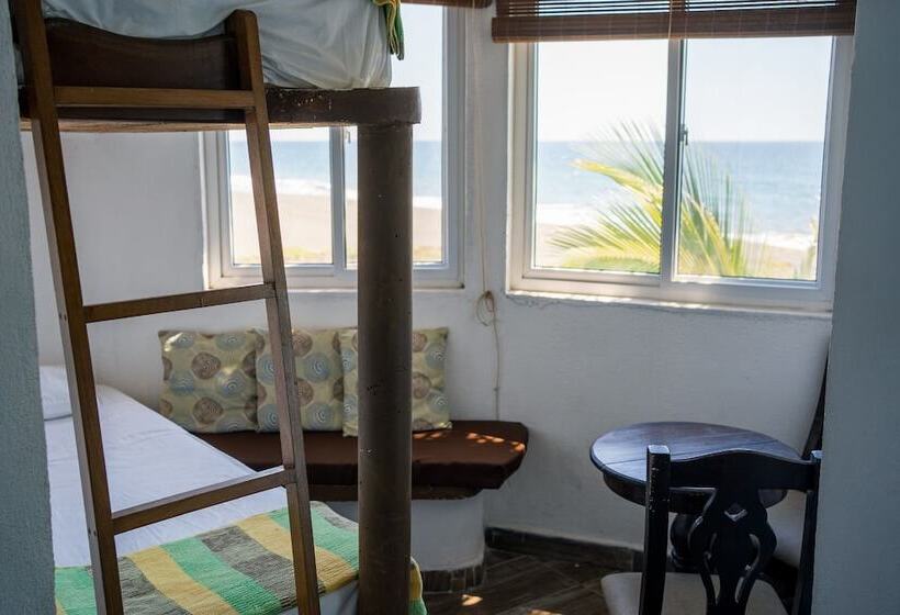 اتاق استاندارد چهار تخته با چشم‌انداز دریا, Marbella Eco Lodge