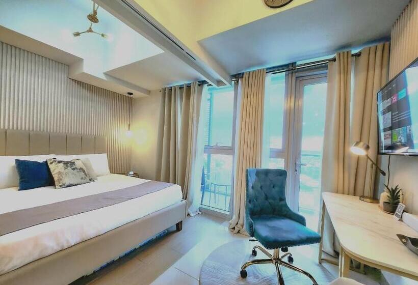 Апартаменты 1 Спальня с Балконом, Luxestaysmnl Parisian Charm 1br Suite Pool Gym 400mbps Wifi Netflix Amazing City View
