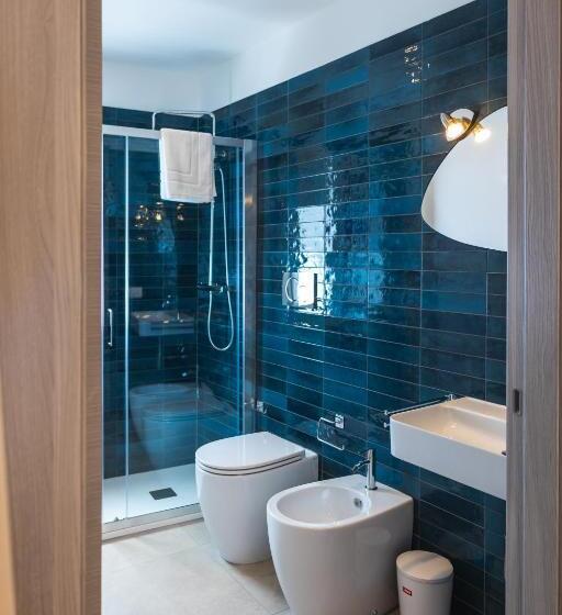 اتاق لوکس با چشم‌انداز دریا, Atena Room