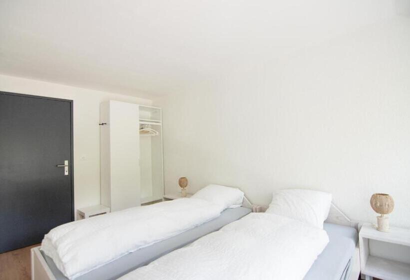 带1个卧室的带阳台的公寓, B&b Mont Crosin