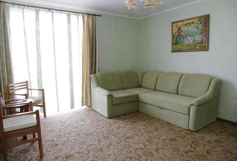 수피리어 스위트, Tsvit Paporoti
