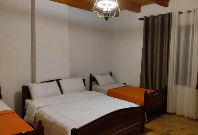 Suite Familiar, Vellezrit Shkambi