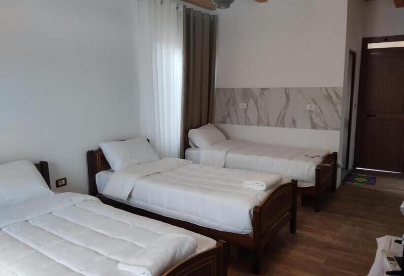 Cameră Deluxe cu Vedere la Munte, Vellezrit Shkambi